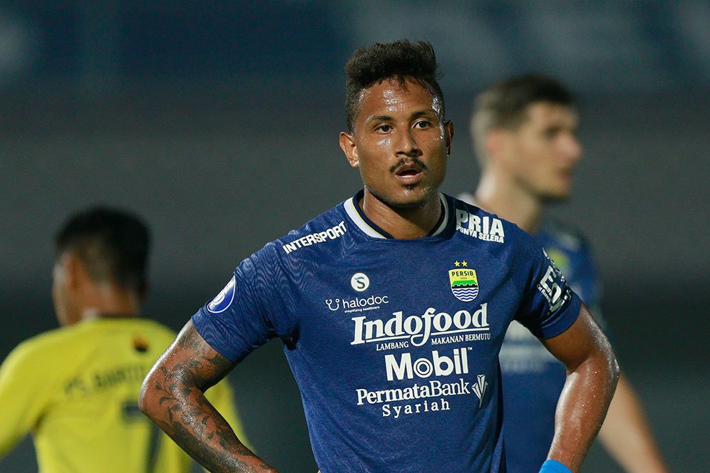 Mengapa Persib Bandung Belum Pasangkan Duet Wander Luiz dan Geoffrey Castillion di BRI Liga 1? Mengapa Persib Bandung Belum Pasangkan Duet Wander Luiz dan Geoffrey Castillion di BRI Liga 1?