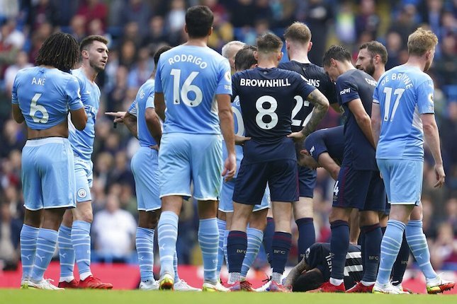 Clean Sheet dan Tiga Poin Clean Sheet dan Tiga Poin