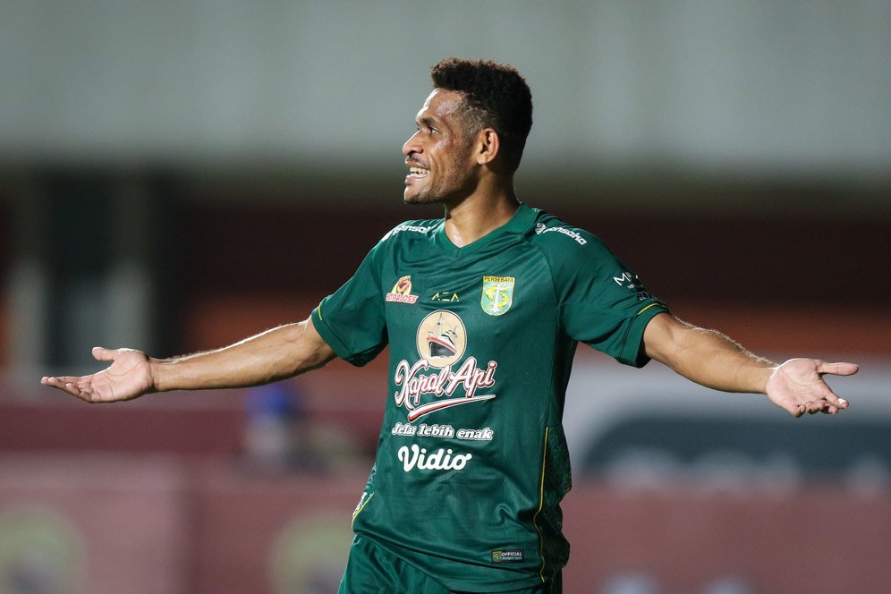 BRI Liga 1: Persebaya Siapkan Dua Pemain Ini untuk Gantikan Ricky Kambuaya BRI Liga 1: Persebaya Siapkan Dua Pemain Ini untuk Gantikan Ricky Kambuaya
