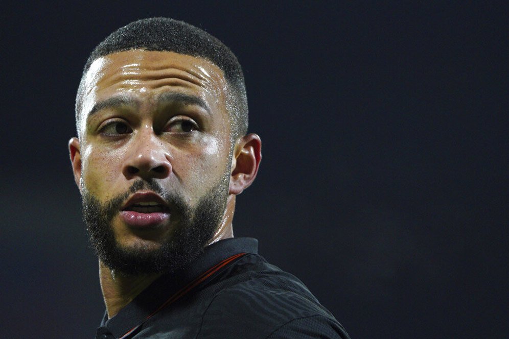 Memphis Depay Enggan Berpisah dari Barcelona Memphis Depay Enggan Berpisah dari Barcelona