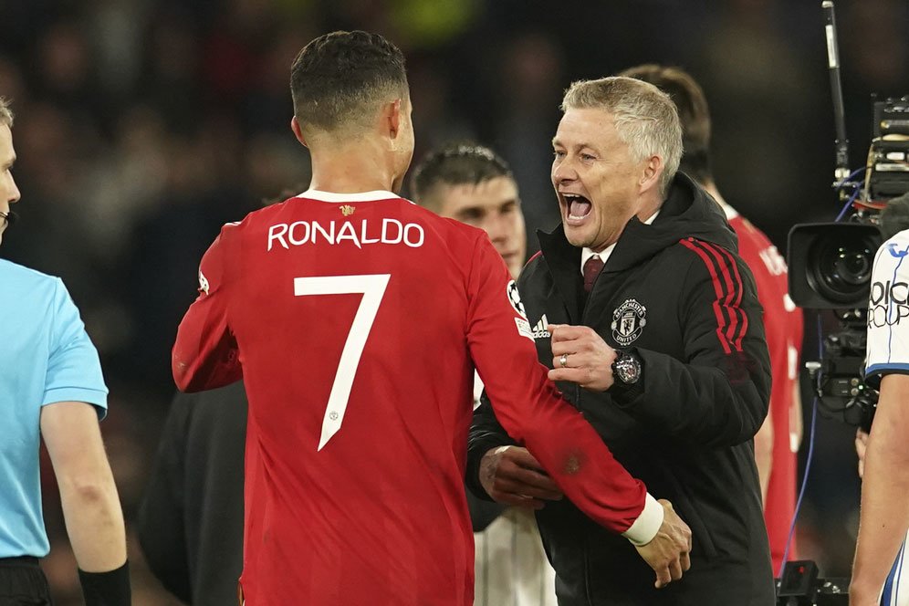 Pecah! Cristiano Ronaldo Pimpin 'Pemberontakan Ruang Ganti' Melawan Solskjaer Pecah! Cristiano Ronaldo Pimpin 'Pemberontakan Ruang Ganti' Melawan Solskjaer