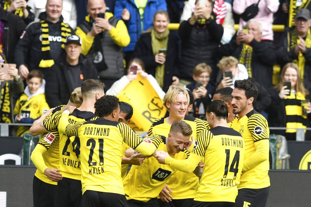 Manchester United Sudah Bergerak Untuk Datangkan Bek Dortmund Manchester United Sudah Bergerak Untuk Datangkan Bek Dortmund