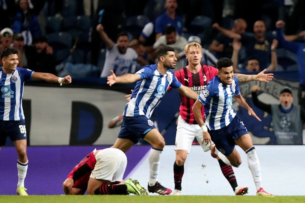 AC Milan Lagi-Lagi Kalah di Liga Champions, Gol Porto Harusnya Tidak Sah?