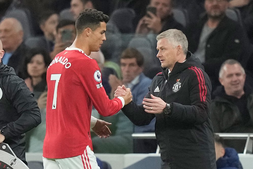 Legenda Arsenal Tuding Cristiano Ronaldo Jadi Penyebab Keterpurukan Manchester United Legenda Arsenal Tuding Cristiano Ronaldo Jadi Penyebab Keterpurukan Manchester United