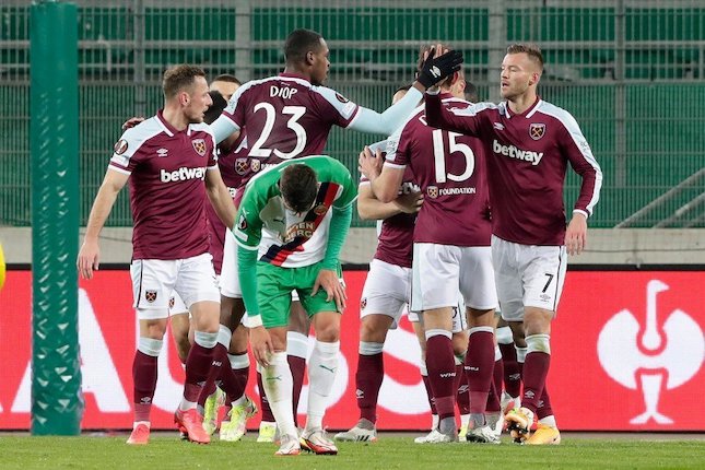 West Ham di Atas Manchester United West Ham di Atas Manchester United