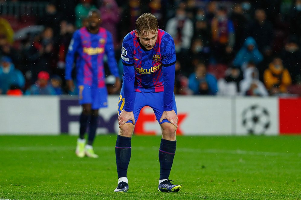 Arsenal Disarankan Ikut Bersaing Dengan Man United untuk Rekrut De Jong dari Barcelona Arsenal Disarankan Ikut Bersaing Dengan Man United untuk Rekrut De Jong dari Barcelona