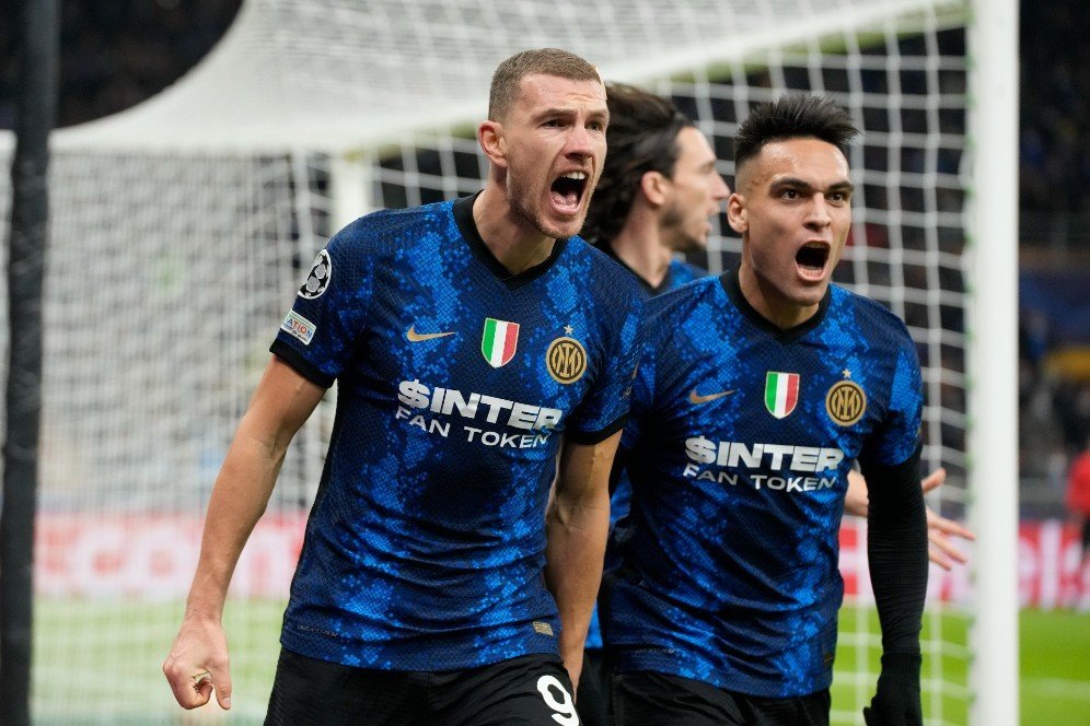 Untung Ada Edin Dzeko, Inter Akhirnya Bisa Lolos ke Babak 16 Besar Liga Champions Untung Ada Edin Dzeko, Inter Akhirnya Bisa Lolos ke Babak 16 Besar Liga Champions