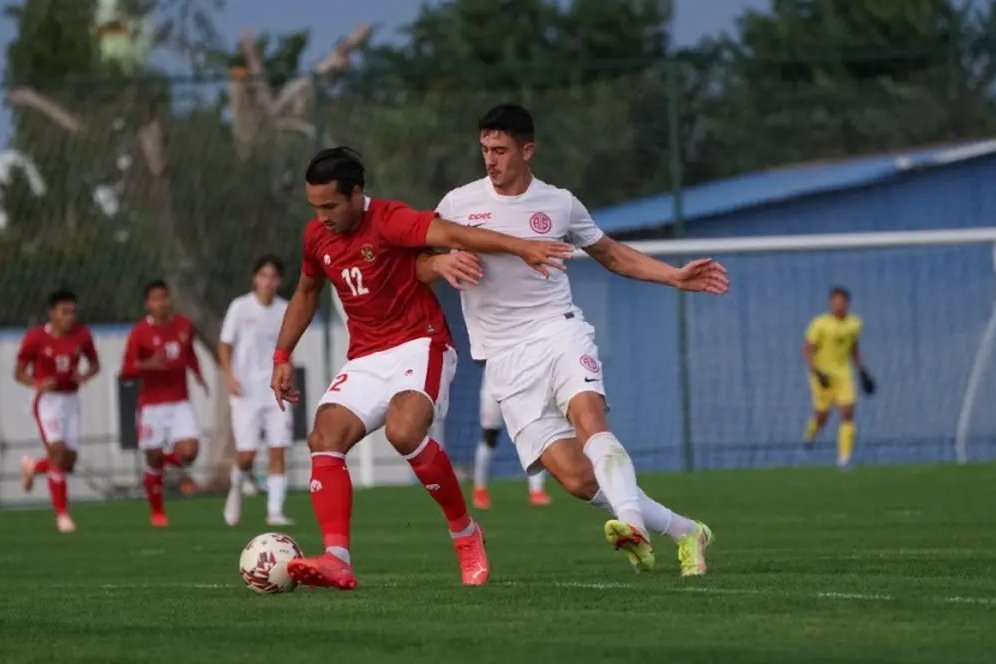 Psywar Gelandang Laos: Indonesia Bukan Favorit Juara di Piala AFF 2020 Psywar Gelandang Laos: Indonesia Bukan Favorit Juara di Piala AFF 2020