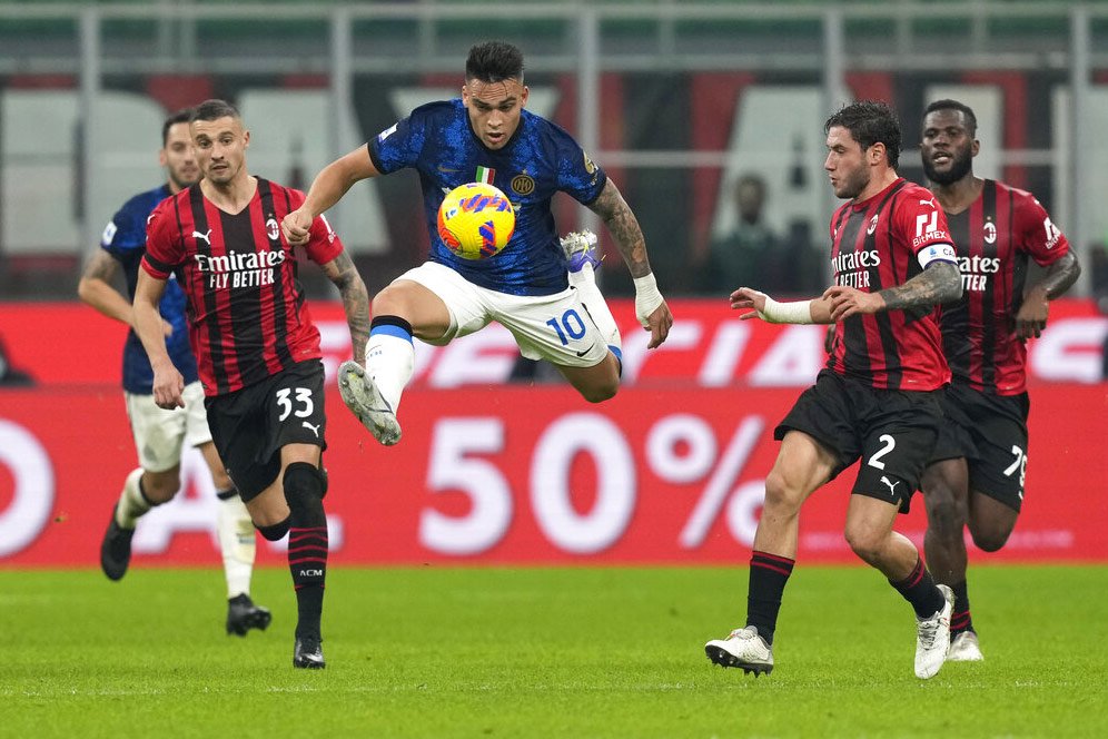 Duo Milan Lawak Bareng, Napoli Segera Juara Liga Italia?