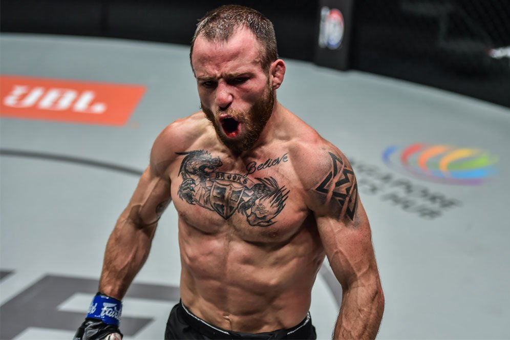 Dominan dalam Debut, Jarred Brooks Taklukkan Lito Adiwang di ONE: NEXTGEN III Dominan dalam Debut, Jarred Brooks Taklukkan Lito Adiwang di ONE: NEXTGEN III