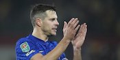 Batal ke Barcelona, Azpilicueta Teken Kontrak Baru di Chelsea