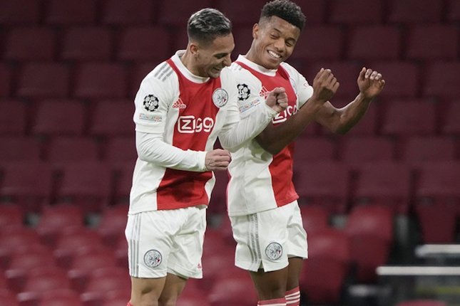 Sukses di Ajax Sukses di Ajax