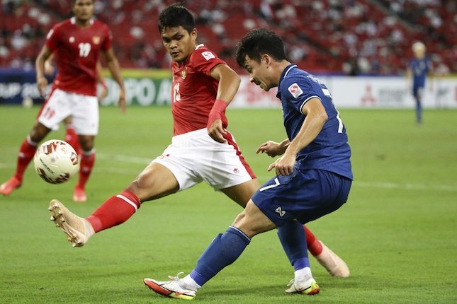 3. Terpaksa main terbuka 3. Terpaksa main terbuka