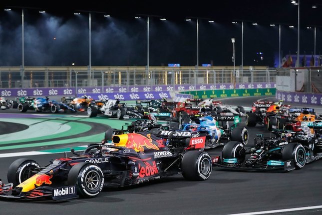 Tak Paham Aksi Lewis Hamilton Tak Paham Aksi Lewis Hamilton