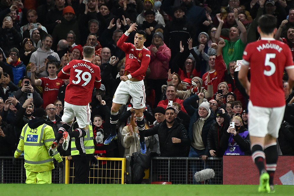 Legenda Arsenal: MU Finish di Empat Besar? Kayaknya Enggak Deh!