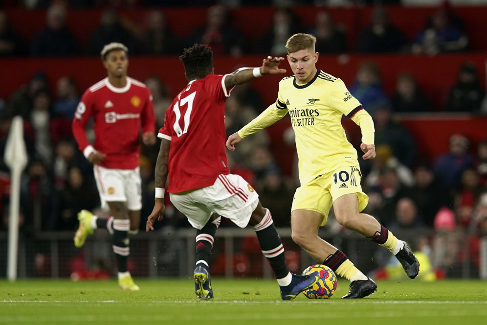Kontroversi MU vs Arsenal: De Gea Jatuh, Kok Gol Smith Rowe Tetap Sah? Kontroversi MU vs Arsenal: De Gea Jatuh, Kok Gol Smith Rowe Tetap Sah?