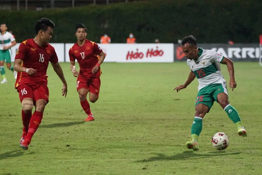 Media Vietnam Soroti Strategi Kejutan Timnas Indonesia yang Bikin Que Ngoc Hai cs Kesulitan Media Vietnam Soroti Strategi Kejutan Timnas Indonesia yang Bikin Que Ngoc Hai cs Kesulitan