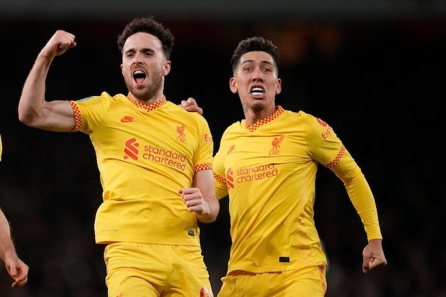 Penghormatan dan Doa Firmino untuk Jota Penghormatan dan Doa Firmino untuk Jota