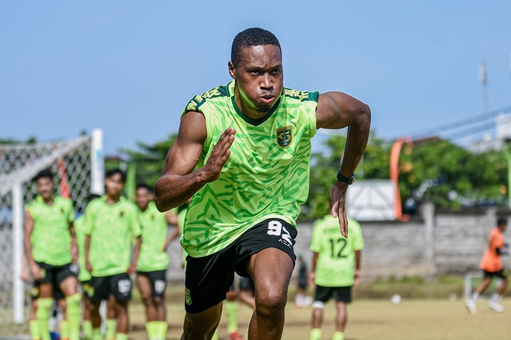 Mengenal Arsenio Valpoort: Bomber Baru Persebaya yang Pernah Satu Tim dengan Hakim Ziyech Mengenal Arsenio Valpoort: Bomber Baru Persebaya yang Pernah Satu Tim dengan Hakim Ziyech