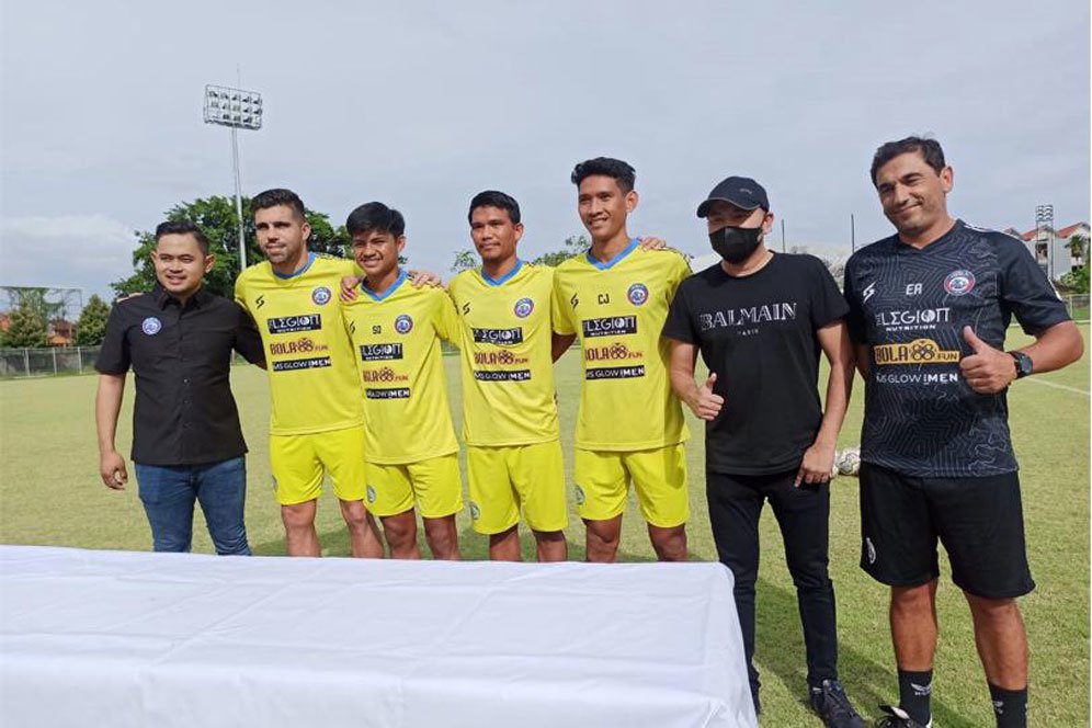 BRI Liga 1 2021/2022: Arema FC Pinang Fabiano Beltrame dan Sandi Sute BRI Liga 1 2021/2022: Arema FC Pinang Fabiano Beltrame dan Sandi Sute