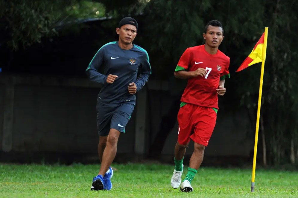 Hendra Adi Bayauw: Masuk Timnas Indonesia Adalah Momen Terbaik, Soalnya Susah! Hendra Adi Bayauw: Masuk Timnas Indonesia Adalah Momen Terbaik, Soalnya Susah!