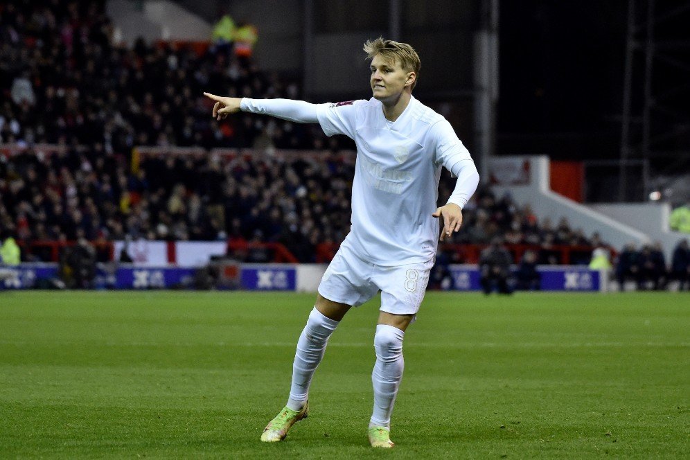 Pujian Arteta untuk Odegaard: Kerja Keras Oke, Sikap Oke, Calon Kapten Nih! Pujian Arteta untuk Odegaard: Kerja Keras Oke, Sikap Oke, Calon Kapten Nih!