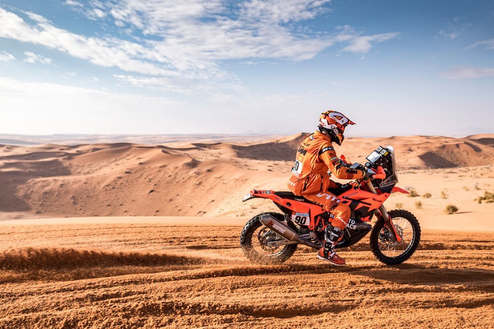 Dari Petaka ke Podium: Danilo Petrucci Finis Ketiga di Stage 4 Reli Dakar 2022 Dari Petaka ke Podium: Danilo Petrucci Finis Ketiga di Stage 4 Reli Dakar 2022