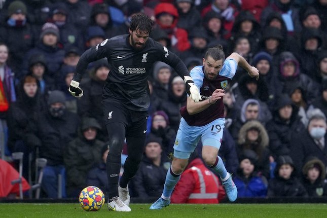 Tembok Tebal Bernama Alisson Tembok Tebal Bernama Alisson