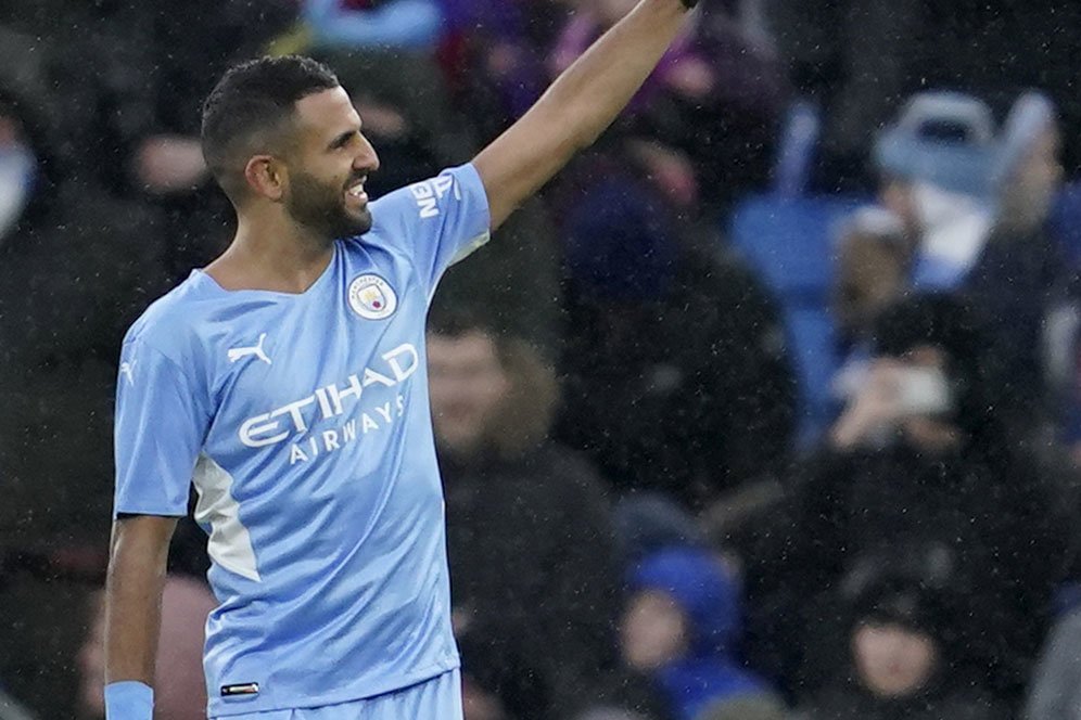 Dilepas Man City, AC Milan Fokus Kejar Riyad Mahrez