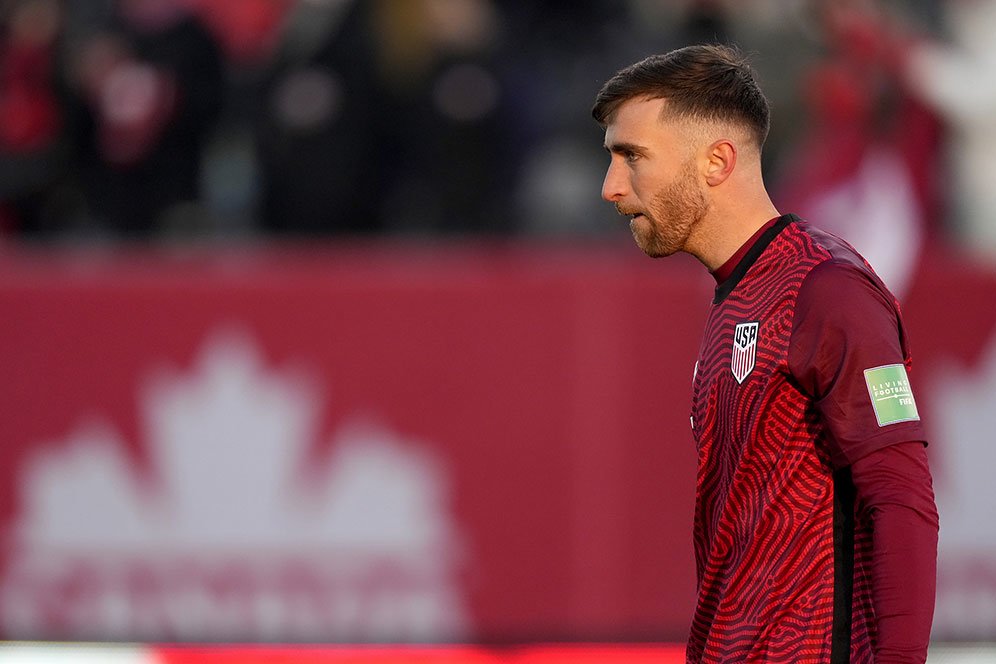 Savage! Kiper Baru Arsenal Ini Tolak Beri Tanda Tangan Fans Berkostum Spurs