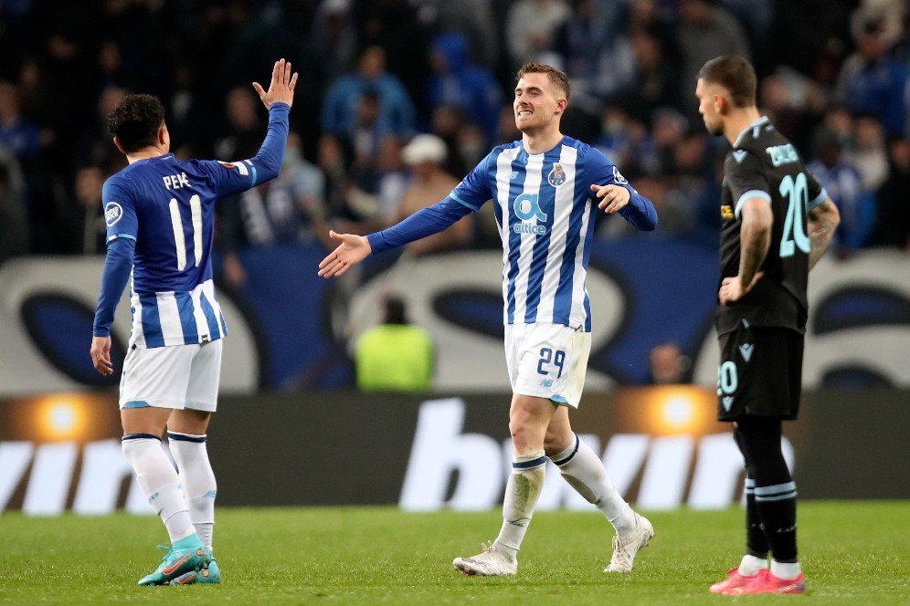 Alternatif De Jong, Manchester United Angkut Gelandang Muda FC Porto Ini?