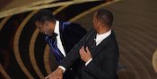 Kocak! Begini Reaksi Carragher Lihat Will Smith Tampar Chris Rock di Panggung Oscar 2022