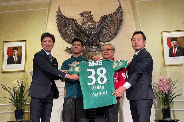 Main 45 Menit Main 45 Menit