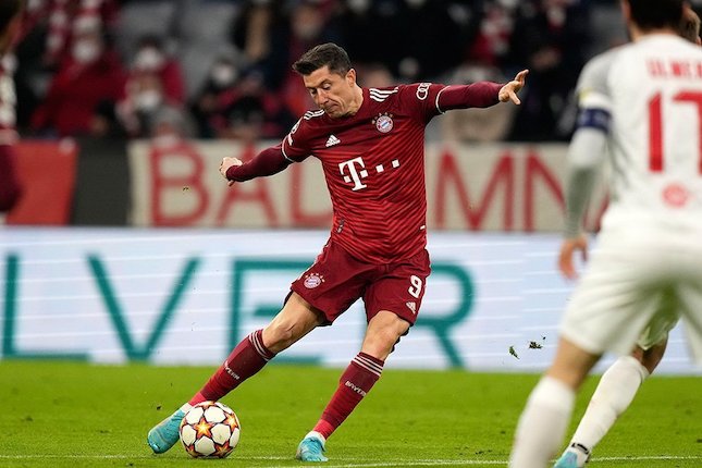 Striker Tengah: Lewandowski/Aubameyang Striker Tengah: Lewandowski/Aubameyang