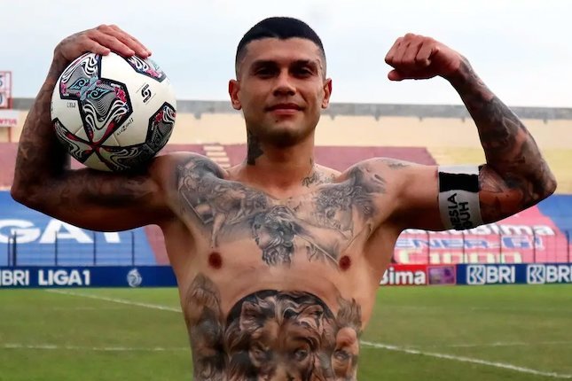 Pujian untuk Ciro Alves