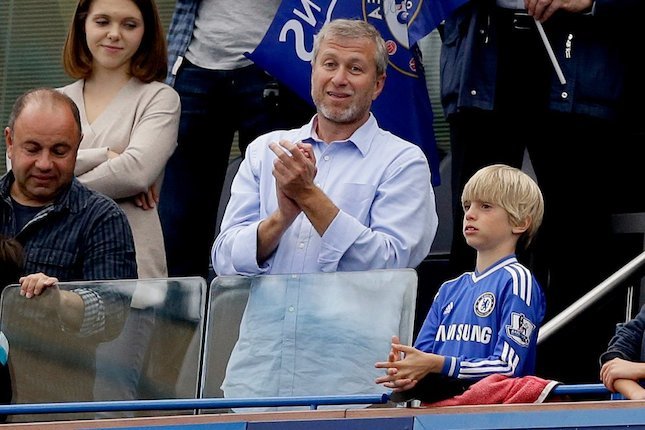 Abramovich Beli Klub Bola Lokal