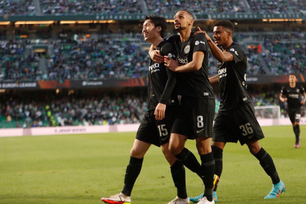 Liga Europa: Frankfurt dan Lyon Curi Kemenangan Tandang di Leg Pertama 16 Besar Liga Europa: Frankfurt dan Lyon Curi Kemenangan Tandang di Leg Pertama 16 Besar