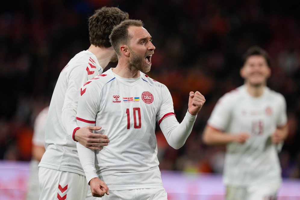 Christian Eriksen Comeback ke Timnas Denmark dan Langsung Cetak Gol Christian Eriksen Comeback ke Timnas Denmark dan Langsung Cetak Gol