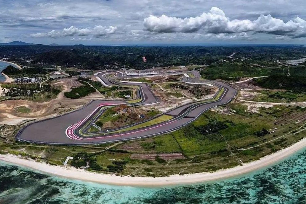 Serunya Kedatangan Para Pembalap WorldSBK di Mandalika, Berasa Liburan! Serunya Kedatangan Para Pembalap WorldSBK di Mandalika, Berasa Liburan!