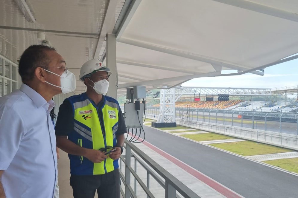 KSP Tinjau Kesiapan Fasilitas Pendukung MotoGP Mandalika 2022 KSP Tinjau Kesiapan Fasilitas Pendukung MotoGP Mandalika 2022
