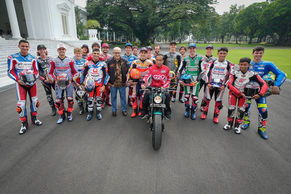 Serunya Pertemuan Para Rider MotoGP dengan Jokowi dan Parade Motor di Jakarta Serunya Pertemuan Para Rider MotoGP dengan Jokowi dan Parade Motor di Jakarta