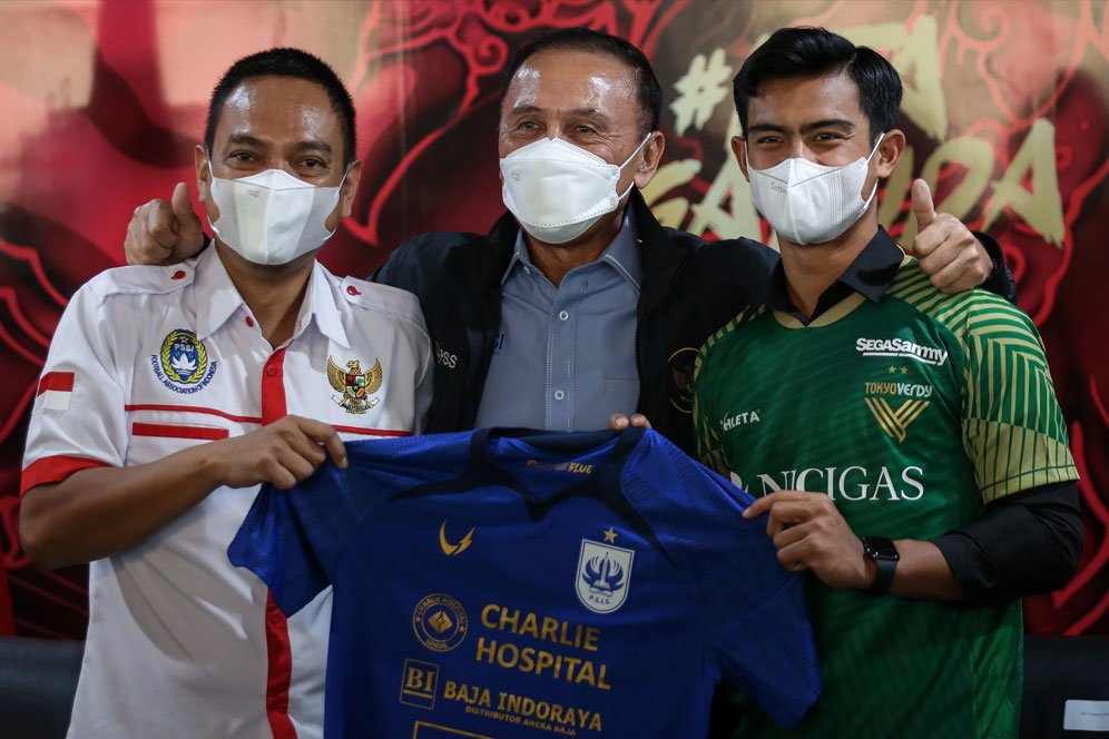 Permintaan Iwan Bule Buat Pratama Arhan yang akan Main di Jepang: Selalu Berkabar Permintaan Iwan Bule Buat Pratama Arhan yang akan Main di Jepang: Selalu Berkabar