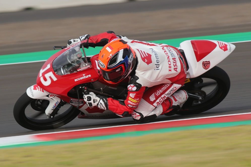 Merah Putih Berkibar di Mandalika, Reykat Yusuf Fadillah Finis Ketiga di Race 1 Asia Talent Cup Merah Putih Berkibar di Mandalika, Reykat Yusuf Fadillah Finis Ketiga di Race 1 Asia Talent Cup