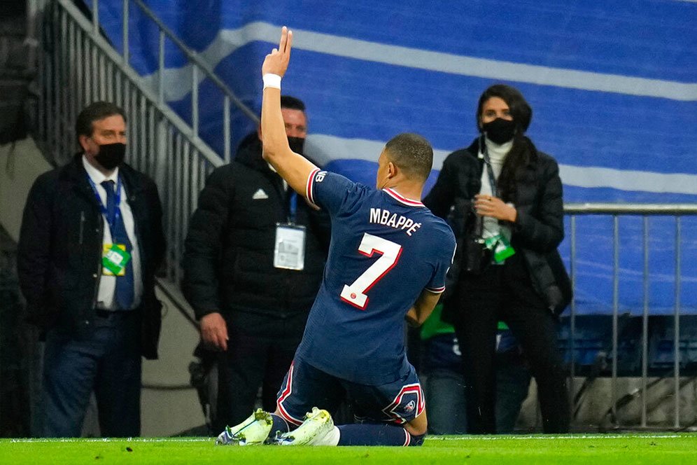 Wow! Real Madrid 'Culik' Orang Tua Kylian Mbappe untuk Tonton Laga Melawan PSG di Bernabeu