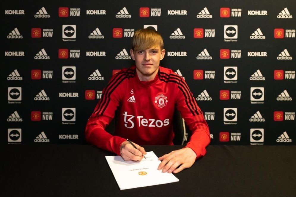 Manchester United Resmikan Perekrutan Wonderkid Toby Collyer dari Brighton