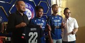 Arema FC Resmi Datangkan Hanis Saghara, Hasyim Kipuw, dan Ilham Udin Armaiyn Arema FC Resmi Datangkan Hanis Saghara, Hasyim Kipuw, dan Ilham Udin Armaiyn