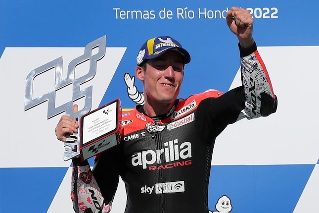 Kemenangan Aleix Espargaro dan Aprilia Kemenangan Aleix Espargaro dan Aprilia