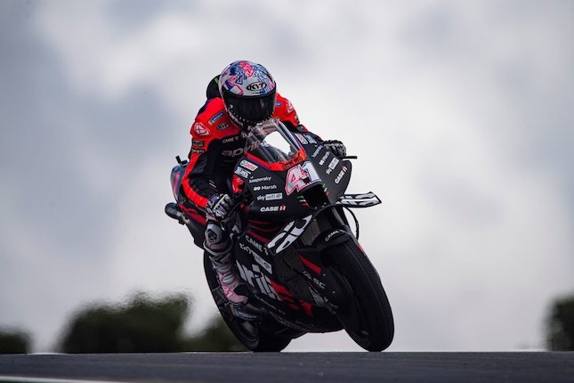 Tak Bisa Diam Selama Aprilia Bungkam Tak Bisa Diam Selama Aprilia Bungkam