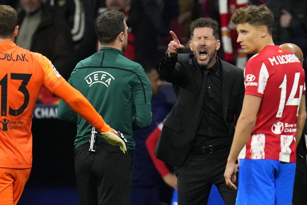 Drama 5 Menit Atletico Madrid vs Man City: 7 Kartu dan Senyum Phil Foden di Depan Simeone Drama 5 Menit Atletico Madrid vs Man City: 7 Kartu dan Senyum Phil Foden di Depan Simeone