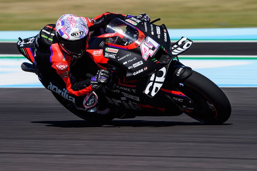 Hasil Pemanasan MotoGP Prancis: Aleix Espargaro Ungguli Fabio Quartararo Hasil Pemanasan MotoGP Prancis: Aleix Espargaro Ungguli Fabio Quartararo